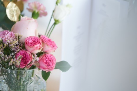 Vase mit Blumen rosa