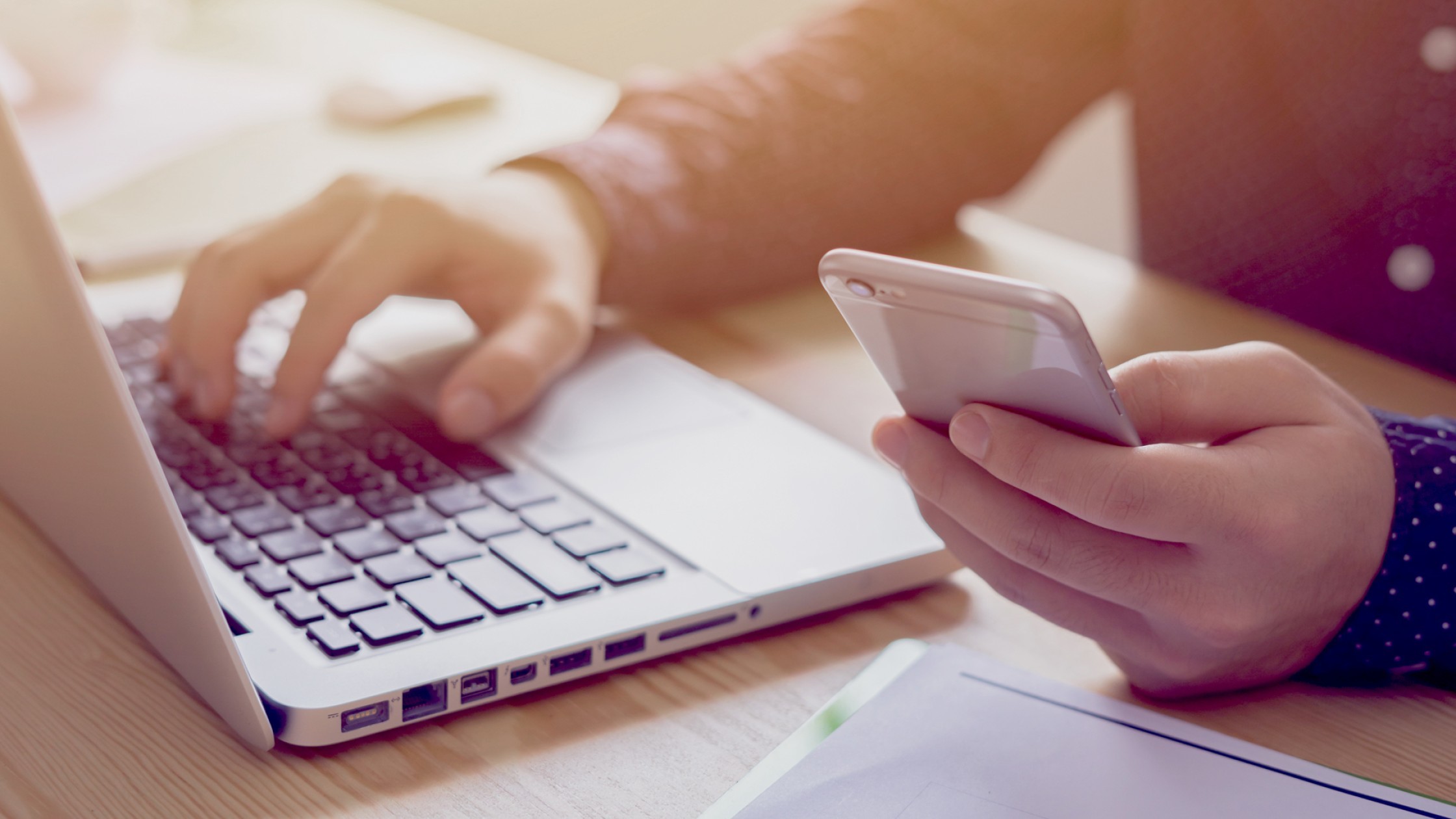 Handy und Laptop